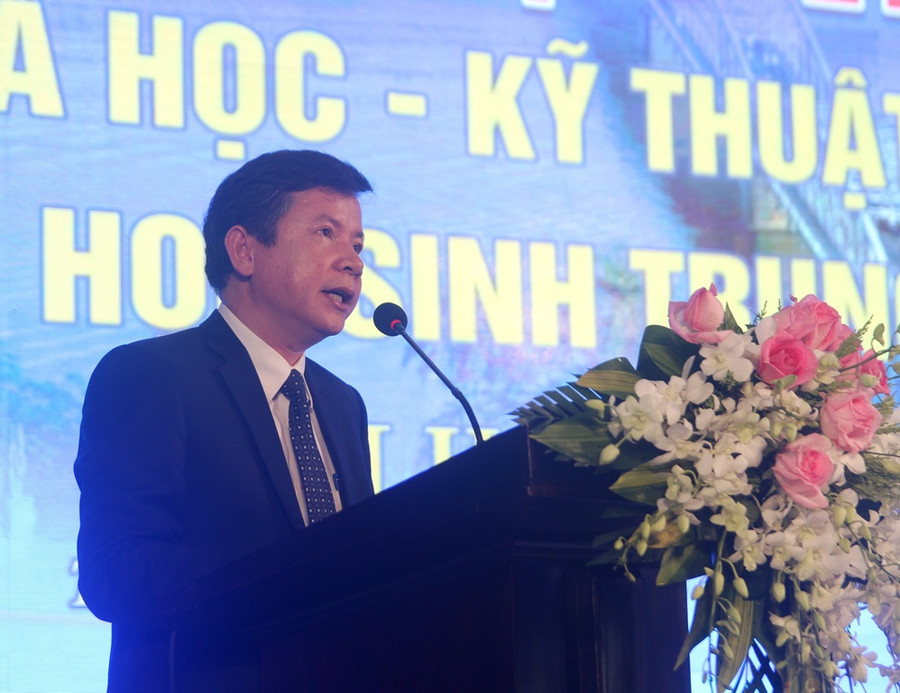 Ông Nguyễn Tân – Giám đốc Sở GD&ĐT tỉnh Thừa Thiên – Huế phát biểu khai mạc.