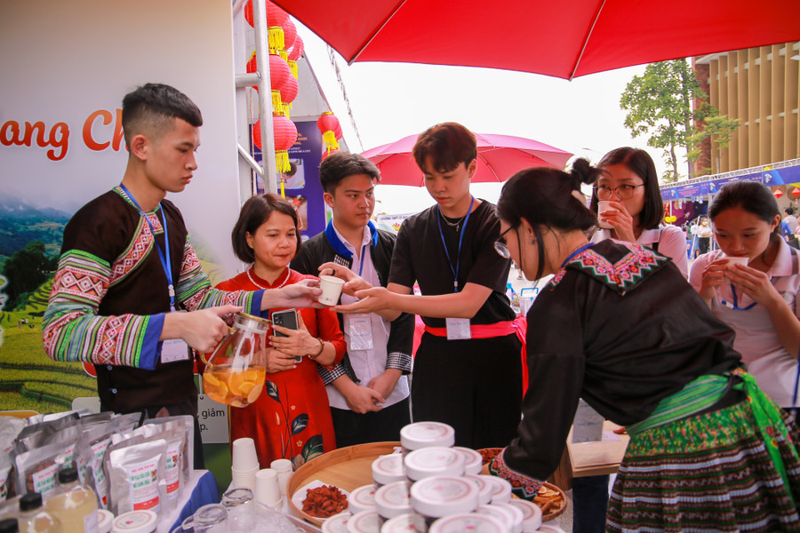 Giới thiệu về ý tưởng Sản xuất sản phẩm từ quả Sơn tra (Táo mèo) gắn với truyền thống du lịch Mù Căng Chải của học sinh thuộc Sở GD&amp;ĐT tỉnh Yên Bái.