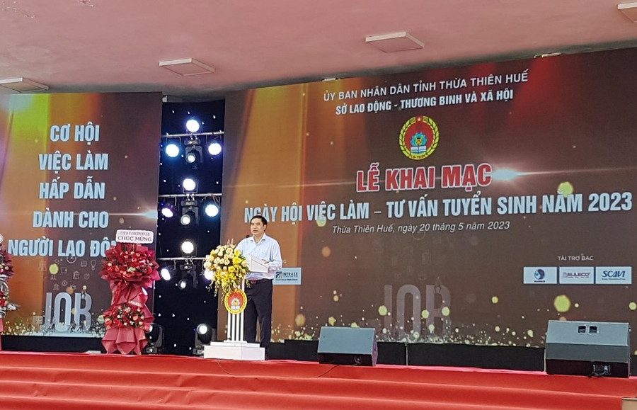 TS. Vũ Trọng Bình - Cục trưởng Cục Việc làm, Bộ LĐ-TB&XH phát biểu tại lễ khai mạc Ngày hội việc làm. (Ảnh: Đại Dương). TS. Vũ Trọng Bình - Cục trưởng Cục Việc làm, Bộ LĐ-TB&XH phát biểu tại lễ khai mạc Ngày hội việc làm. (Ảnh: Đại Dương).