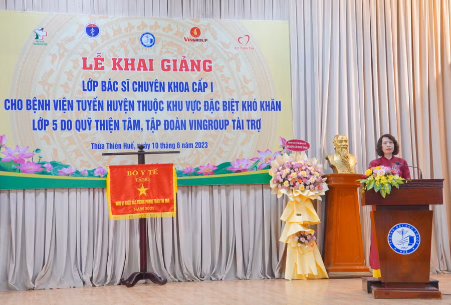 Thứ trưởng Bộ Y tế Nguyễn Thị Liên Hương phát biểu tại buổi lễ. Thứ trưởng Bộ Y tế Nguyễn Thị Liên Hương phát biểu tại buổi lễ.