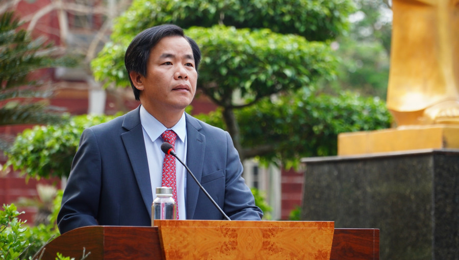 Ông Nguyễn Văn Phương - Chủ tịch UBND tỉnh Thừa Thiên – Huế phát biểu. Ông Nguyễn Văn Phương - Chủ tịch UBND tỉnh Thừa Thiên – Huế phát biểu.