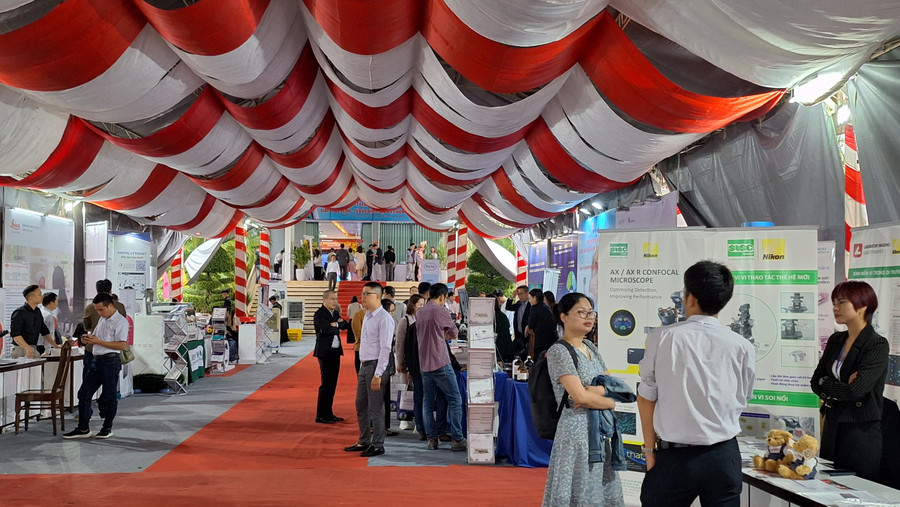 Nhiều hoạt động chuyên môn được tổ chức bên lề Hội thảo. (Ảnh: Đại Dương) Nhiều hoạt động chuyên môn được tổ chức bên lề Hội thảo. (Ảnh: Đại Dương)