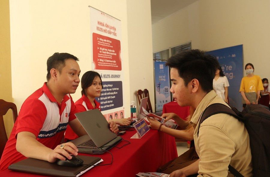Ngày hội có sự tham gia của 17 doanh nghiệp lớn mạnh và uy tín trên cả nước. Ngày hội có sự tham gia của 17 doanh nghiệp lớn mạnh và uy tín trên cả nước.
