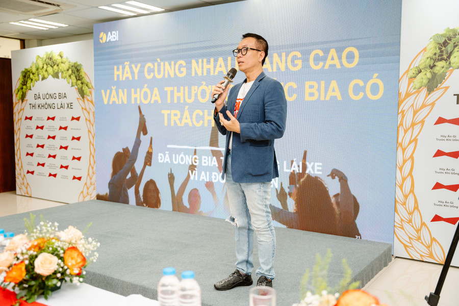 Ông Trương Văn Toàn – Giám đốc pháp lý đối ngoại và truyền thông của AB InBev chia sẻ về chương trình &quot;Đã uống bia thì không lái xe&quot;.
