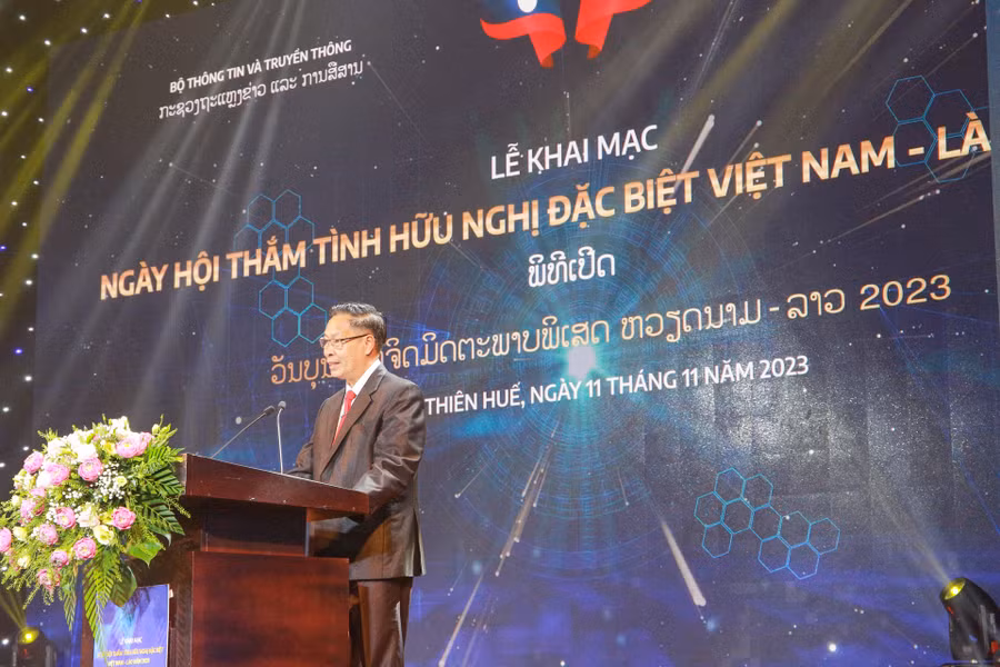 Ông Phosy Keomanivong, Thứ trưởng Bộ Thông tin, Văn hóa và Du lịch Lào phát biểu tại lễ khai mạc.