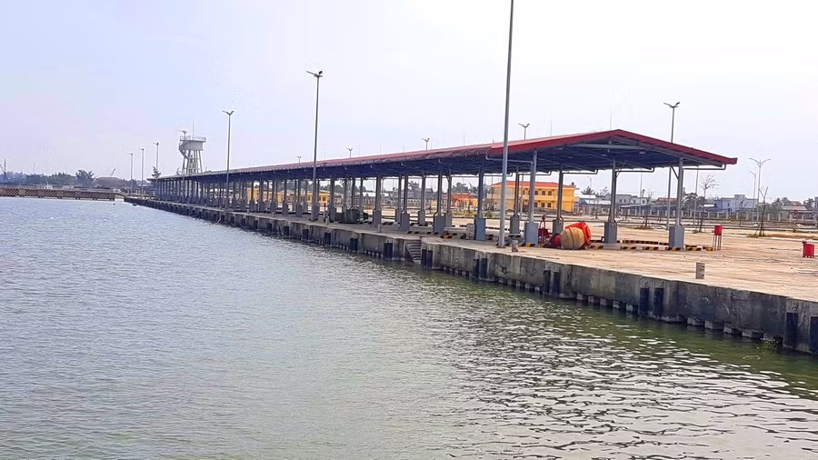 Cảng cá Thuận An hiện đang chậm do thực hiện chi phí dự phòng các công trình phụ.