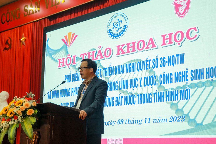 PGS.TS Lê Anh Phương – Giám đốc ĐH Huế phát biểu tại hội thảo khoa học. PGS.TS Lê Anh Phương – Giám đốc ĐH Huế phát biểu tại hội thảo khoa học.