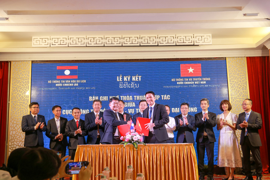 Lễ ký kết bản ghi nhớ thỏa thuận hợp tác giữa Cục Thông tin đối ngoại (Bộ TT&TT Việt Nam) và Vụ truyền thông đại chúng (Bộ Thông tin Văn hóa Du lịch Lào). Lễ ký kết bản ghi nhớ thỏa thuận hợp tác giữa Cục Thông tin đối ngoại (Bộ TT&TT Việt Nam) và Vụ truyền thông đại chúng (Bộ Thông tin Văn hóa Du lịch Lào).