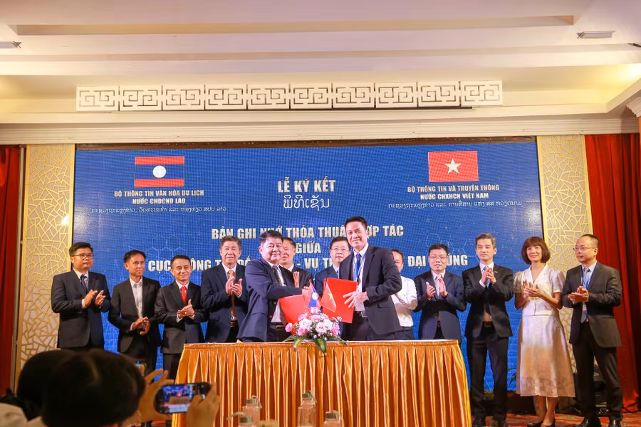 Lễ ký kết bản ghi nhớ thỏa thuận hợp tác giữa Cục Thông tin đối ngoại (Bộ TT&amp;TT Việt Nam) và Vụ truyền thông đại chúng (Bộ Thông tin Văn hóa Du lịch Lào).