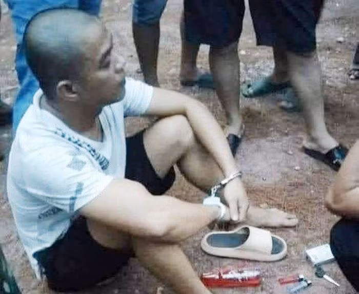 Nam thanh niên nghi đốt rừng Thiên An bị cơ quan chức năng bắt giữ (Ảnh: H.D).