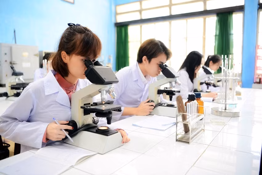 Nghiên cứu khoa học, khởi nghiệp... tại Đại học Huế phát triển mạnh trong những năm vừa qua. (Ảnh: Đại Dương)