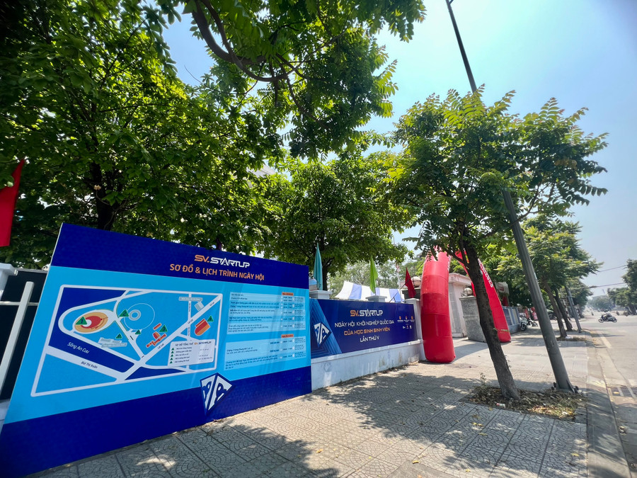 Tòa nhà Đại học Huế số 1 đường Điện Biên Phủ.