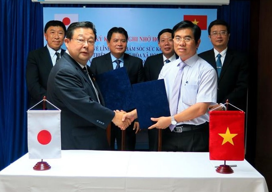 Ký kết hợp tác giữa Trường Cao đẳng Y tế Huế và Hiệp hội Quản lý phúc lợi thành phố Yokohama, Nhật Bản tạo việc làm sau khi tốt nghiệp của sinh viên Nhà trường. Ký kết hợp tác giữa Trường Cao đẳng Y tế Huế và Hiệp hội Quản lý phúc lợi thành phố Yokohama, Nhật Bản tạo việc làm sau khi tốt nghiệp của sinh viên Nhà trường.