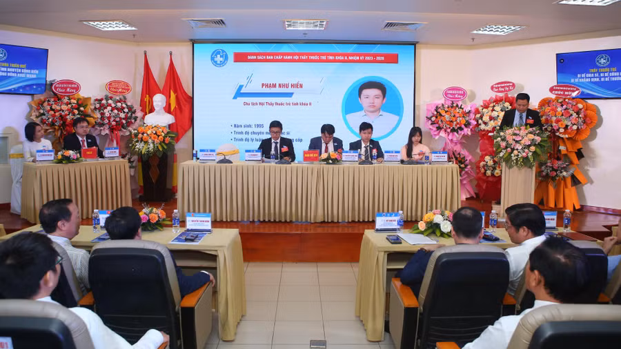 Đại hội đã bàn và thống nhất tiếp tục xây dựng Hội vững mạnh, cống hiến tài năng và y đức cho sự nghiệp bảo vệ sức khỏe nhân dân.