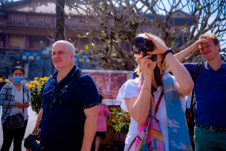 Khách quốc tế lưu lại những tấm hình đẹp.