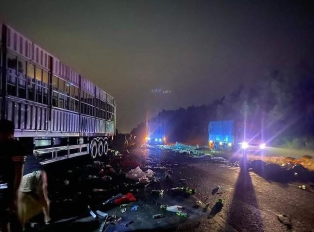 Hiện trường vụ tai nạn giao thông tối 1/9 (Ảnh: V.N). Hiện trường vụ tai nạn giao thông tối 1/9 (Ảnh: V.N).