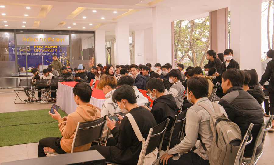 Giải đấu Thể thao Điện tử - AOV Cup thu hút gần 100 học sinh, sinh viên trong và ngoài tỉnh Thừa Thiên – Huế tham gia.