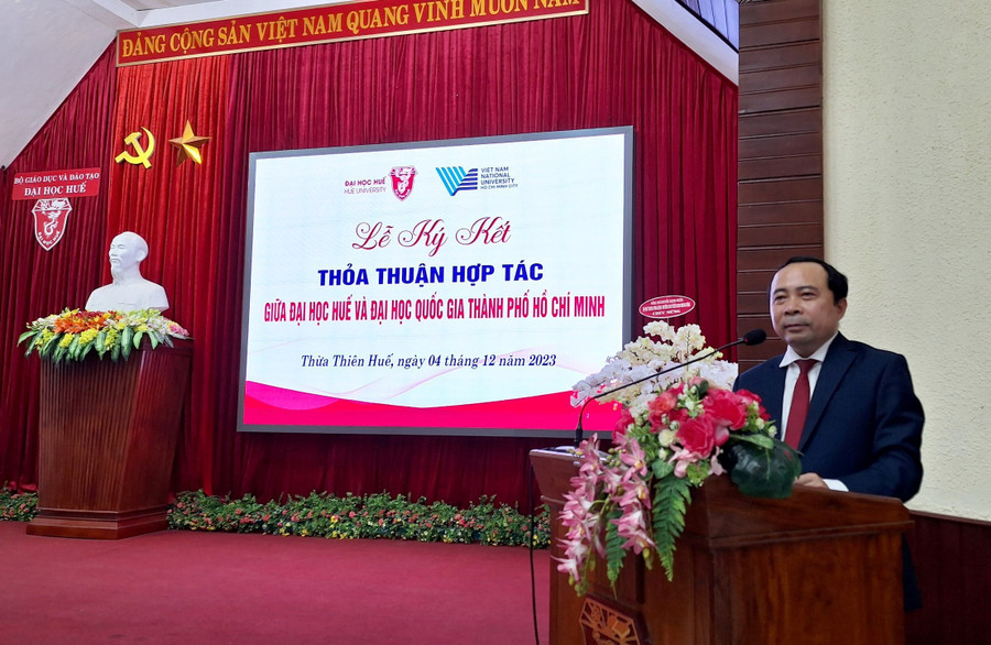PGS.TS Vũ Hải Quân, Giám đốc ĐH Quốc gia TP Hồ Chí Minh chia sẻ những kinh nghiệm đạt được của đơn vị thời gian qua. PGS.TS Vũ Hải Quân, Giám đốc ĐH Quốc gia TP Hồ Chí Minh chia sẻ những kinh nghiệm đạt được của đơn vị thời gian qua.