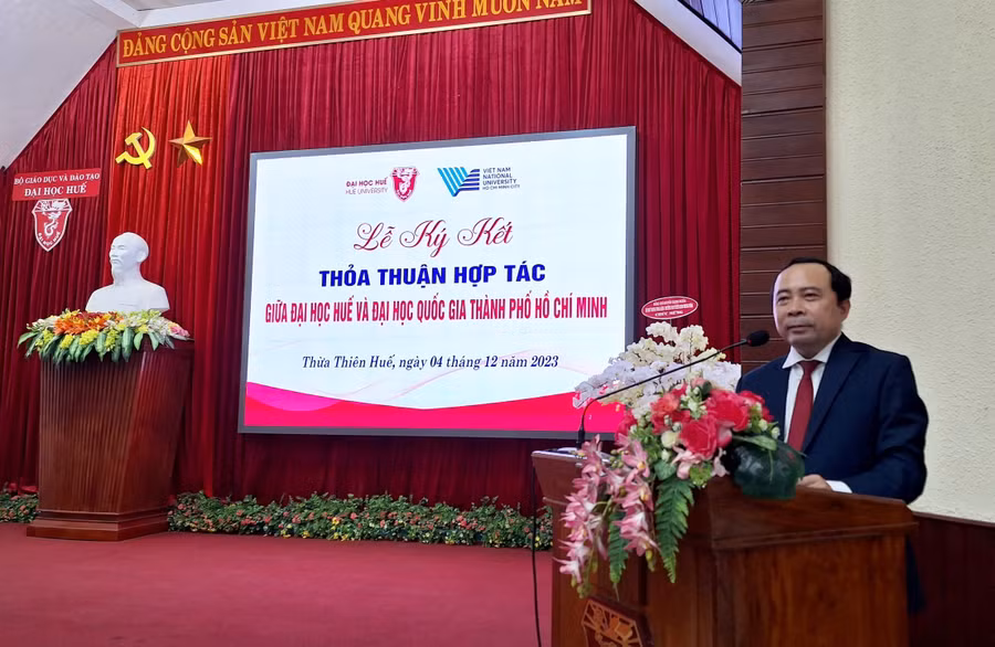 PGS.TS Vũ Hải Quân, Giám đốc ĐH Quốc gia TP Hồ Chí Minh chia sẻ những kinh nghiệm đạt được của đơn vị thời gian qua.