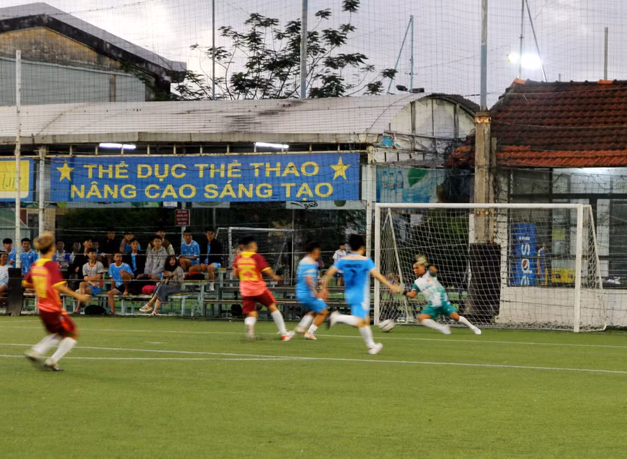 Và ghi bàn. Kết quả Hương Khê thắng Cẩm Xuyên với tỷ số 3-1.