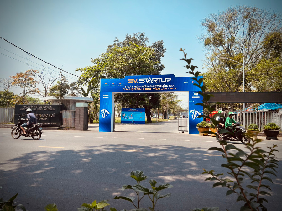 Không gian chính tại Học viện Âm nhạc Huế.