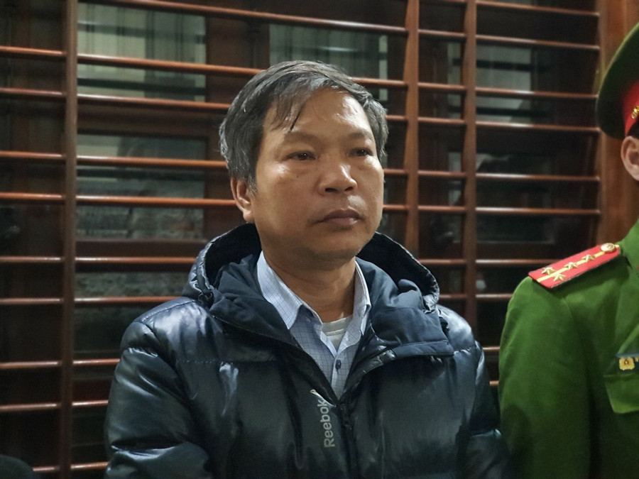 Ông Trần Hưng Huy - Phó Giám đốc Trung tâm đăng kiểm cơ giới tỉnh Thừa Thiên - Huế bị bắt. Ông Trần Hưng Huy - Phó Giám đốc Trung tâm đăng kiểm cơ giới tỉnh Thừa Thiên - Huế bị bắt.