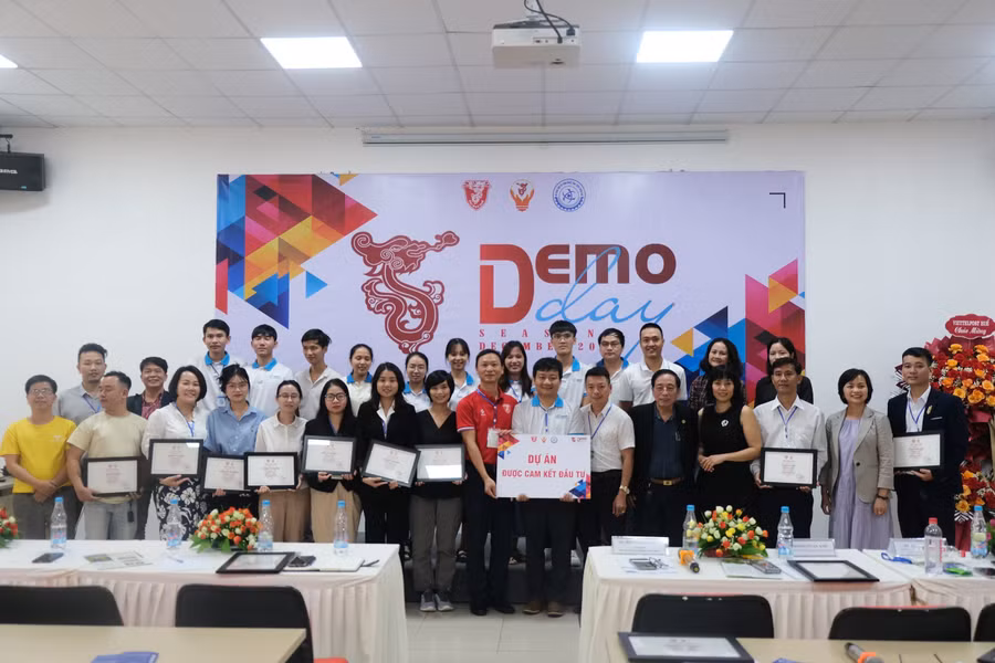 Tìm ra các dự án được cam kết đầu tư. (Ảnh: Hoàng Hải)