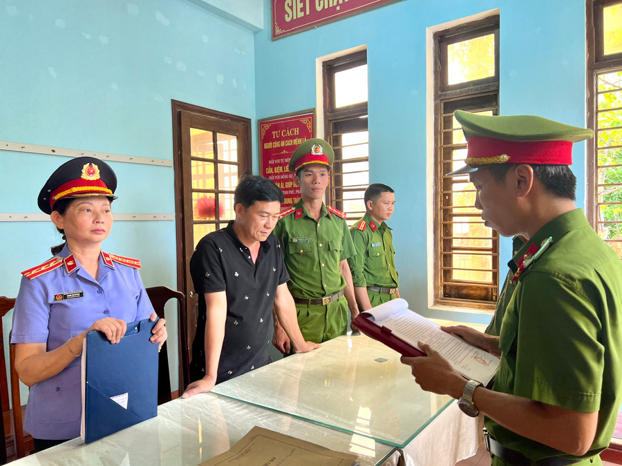 Công ty Thạch Phú Hưng của ông Trung đã thăm dò, khai thác trái phép gần 644m3 đá Gabro (Ảnh: Công an tỉnh Thừa Thiên - Huế). Công ty Thạch Phú Hưng của ông Trung đã thăm dò, khai thác trái phép gần 644m3 đá Gabro (Ảnh: Công an tỉnh Thừa Thiên - Huế).