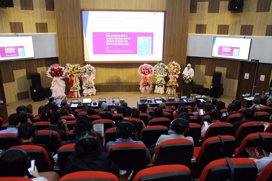 Cụm hội nghị quốc tế “Nâng cao hiệu quả mạng lưới Y học gia đình thông qua đổi mới trong đào tạo, nghiên cứu khoa học và khám chữa bệnh ban đầu tại Việt Nam” tổ chức tại Thừa Thiên - Huế. (Ảnh: Đại Dương)