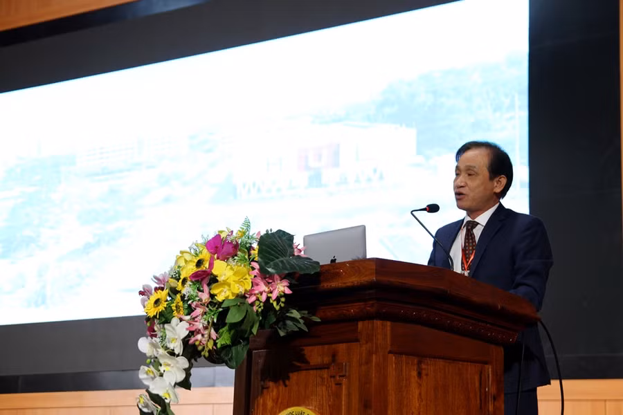 PGS.TS Đoàn Đức Lương, Hiệu trưởng Trường Đại học Luật, Đại học Huế phát biểu chào mừng tại lễ khai mạc.