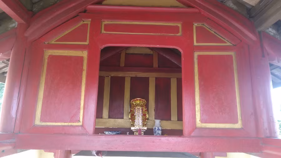 Bài vị của các vua đã được Hội NCPTDSVHH đặt vào trong Miếu Đôi và tổ chức lễ an vị.