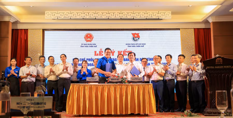 Lễ ký kết Quy chế phối hợp công tác của UBND tỉnh Thừa Thiên - Huế và Ban Chấp hành Đoàn TNCS Hồ Chí Minh tỉnh giai đoạn 2023 - 2027. Lễ ký kết Quy chế phối hợp công tác của UBND tỉnh Thừa Thiên - Huế và Ban Chấp hành Đoàn TNCS Hồ Chí Minh tỉnh giai đoạn 2023 - 2027.