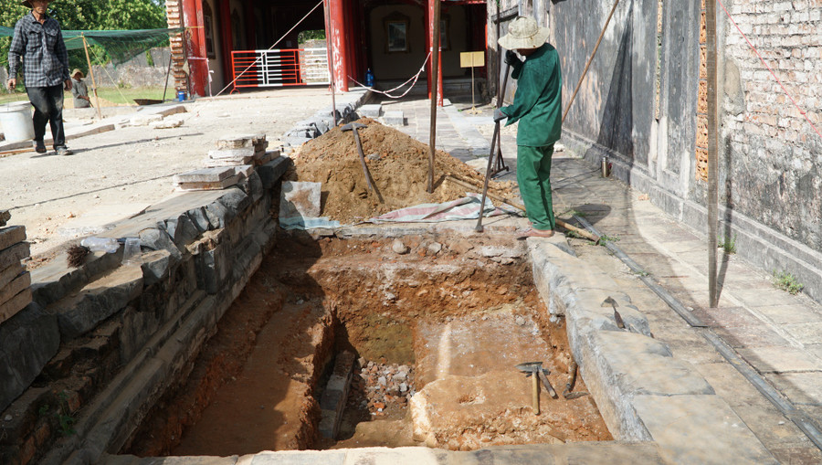 Từ khi xây dựng vào năm 1804 thời Vua Gia Long đến khi bị phá hủy vào năm 1947, Điện Cần Chánh đã trải qua 11 lần tu sửa với những mức độ khác nhau (Ảnh: T.H). Từ khi xây dựng vào năm 1804 thời Vua Gia Long đến khi bị phá hủy vào năm 1947, Điện Cần Chánh đã trải qua 11 lần tu sửa với những mức độ khác nhau (Ảnh: T.H).