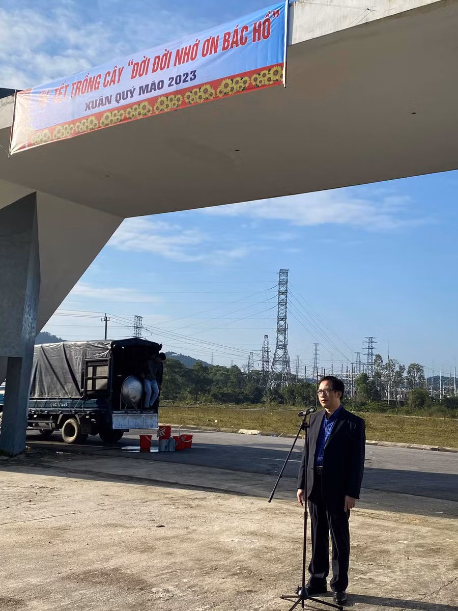 PGS.TS. Lê Anh Phương - Giám đốc Đại học Huế phát biểu tại Lễ Tết trồng cây "Đời đời nhớ ơn Bác Hồ" sáng mùng 10 Tết.