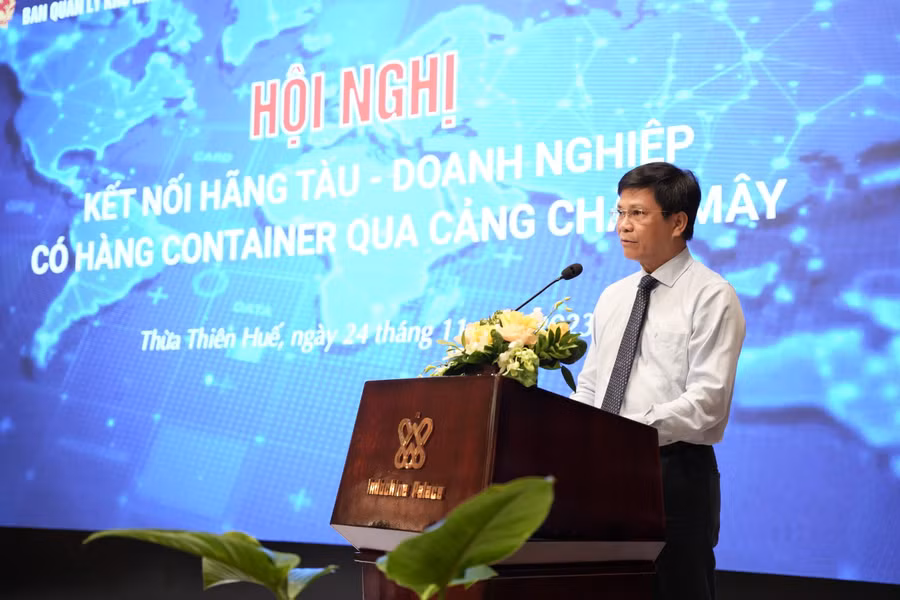 Ông Lê Văn Tuệ, Trưởng Ban Quản lý khu kinh tế, Công nghiệp tỉnh Thừa Thiên – Huế phát biểu tại hội nghị.