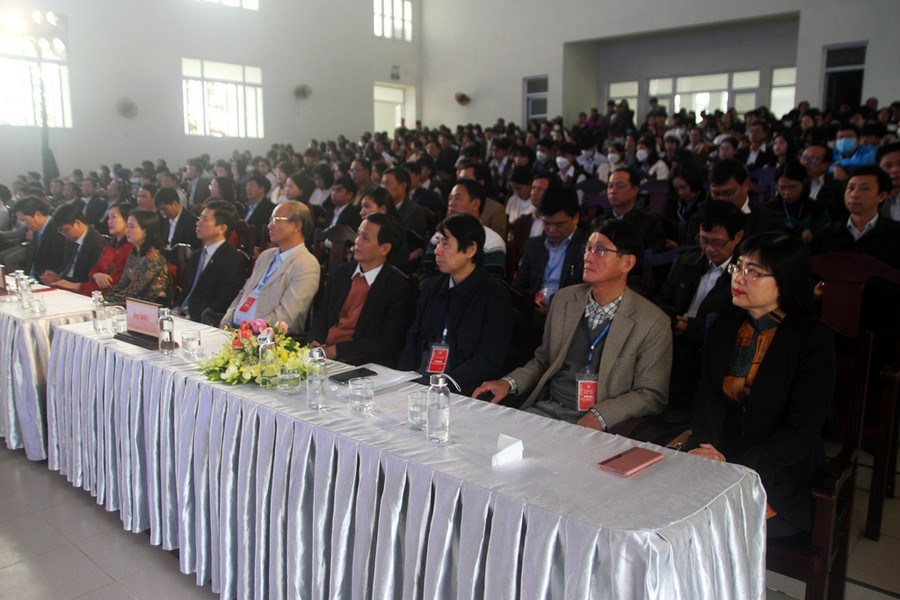 Các đại biểu và Ban giám khảo cuộc thi.