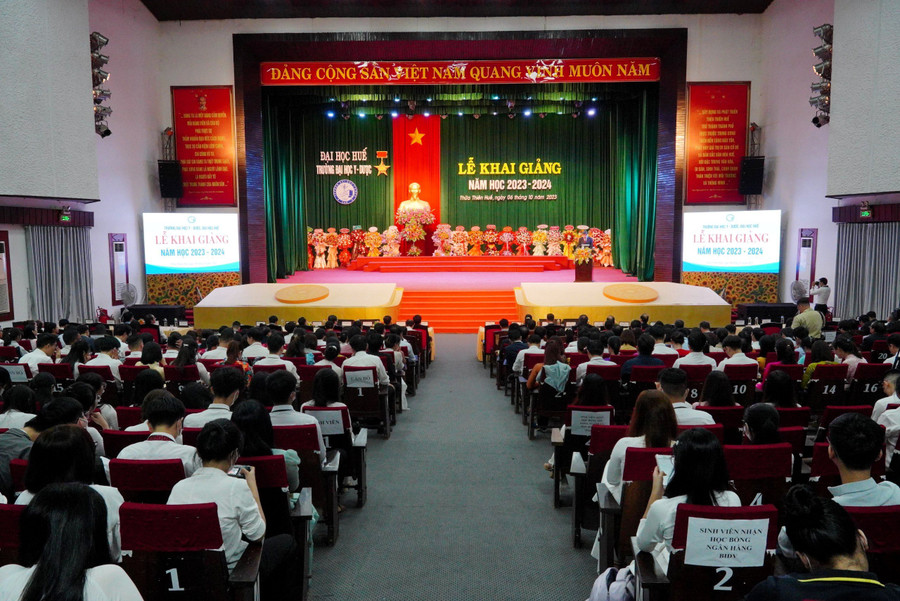 Trường đang phát triển trên nhiều mặt, hợp tác quốc tế và khám chữa bệnh. (Ảnh: Nguyễn Quốc) Trường đang phát triển trên nhiều mặt, hợp tác quốc tế và khám chữa bệnh. (Ảnh: Nguyễn Quốc)