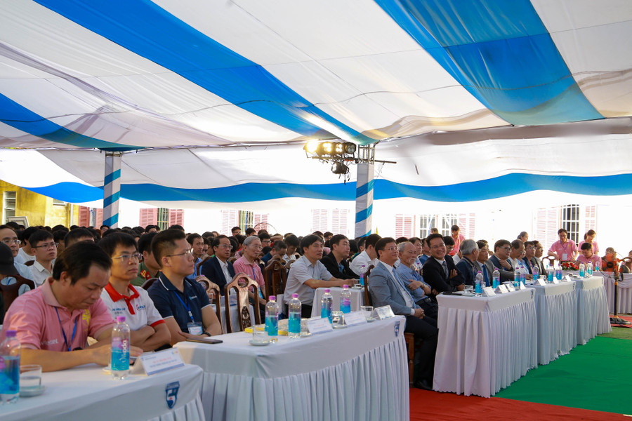 Các đại biểu, khách mời và ban giám khảo tham gia chương trình.