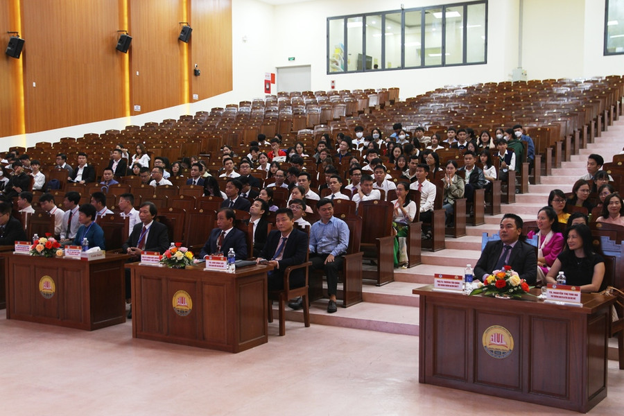 Các đại biểu tham dự khai mạc đánh giá ngoài chu kỳ 2 Trường Đại học Luật, Đại học Huế. Các đại biểu tham dự khai mạc đánh giá ngoài chu kỳ 2 Trường Đại học Luật, Đại học Huế.