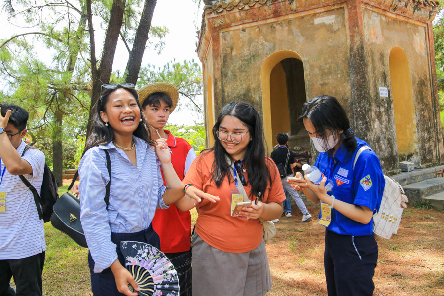 Nhiều hoạt động bổ ích, thú vị đối với học sinh và giáo viên nước ngoài. Nhiều hoạt động bổ ích, thú vị đối với học sinh và giáo viên nước ngoài.