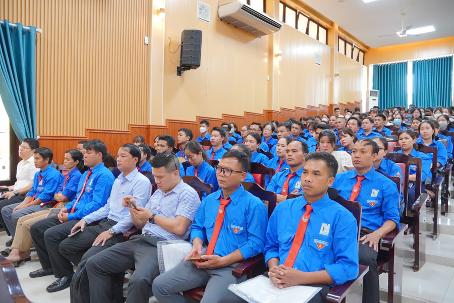 Các bác sĩ trẻ tại lễ khai giảng. Các bác sĩ trẻ tại lễ khai giảng.