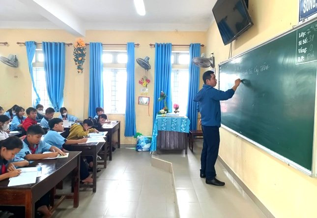 Việc học bắt đầu trở lại trên toàn tỉnh từ ngày 20/11. Việc học bắt đầu trở lại trên toàn tỉnh từ ngày 20/11.