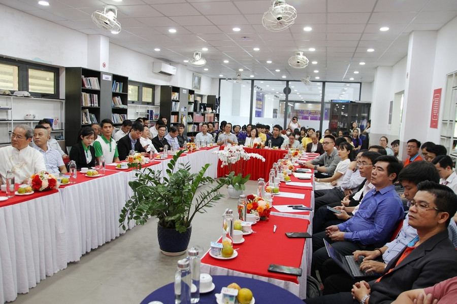 Đại diện các doanh nghiệp về tham dự hội nghị.