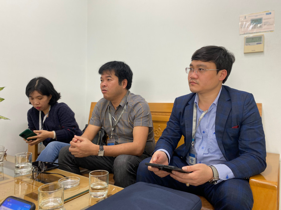 Nhà báo Nguyễn Văn Dũng (giữa) khẳng định Báo GD&amp;TĐ sẽ tiếp tục đồng hành với Sở GD&amp;ĐT TP Đà Nẵng trong tất cả các hoạt động. (Ảnh: Hoàng Vinh).