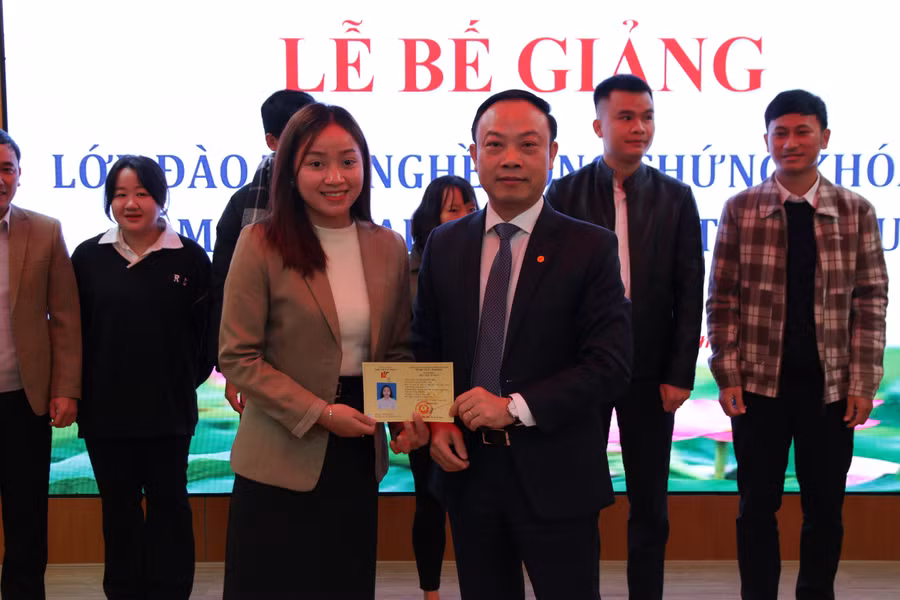 Có tổng cộng 57 học viên được tốt nghiệp sau quá trình đào tạo sát sao. (Ảnh: Đại Dương)