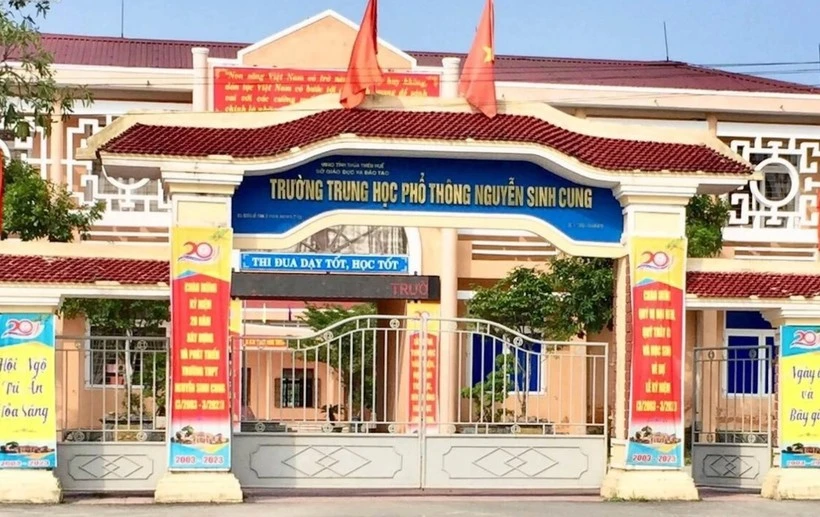 Sở GD&ĐT tỉnh Thừa Thiên - Huế kỷ luật Hiệu trưởng Trường THPT Nguyễn Sinh Cung vì sự cố lộ đề thi. (Ảnh: T.B).