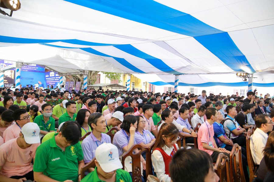 Chương trình quy tụ gần 700 thí sinh trong nước và quốc tế tham gia.