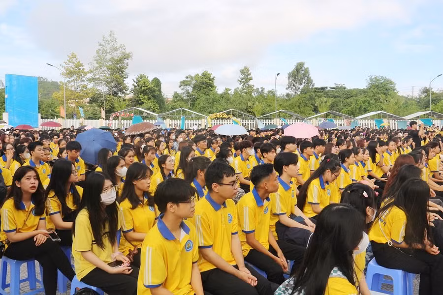 Năm nay số lượng tân sinh viên nhà Trường vẫn giữ ổn định ở mức cao.