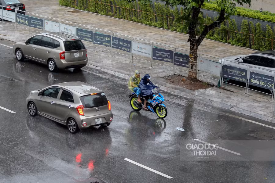 Nhiều phương tiện đã đi ngược chiều để có thể đi nhanh hơn.