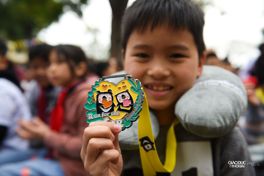 Gần 850 em nhỏ ở Trường Tiểu học Phụng Thượng đã được trải nghiệm một hoạt động ngoại khoá năng động, vui vẻ, và giàu ý nghĩa tích cực.